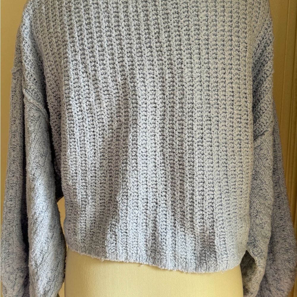 Urban Outfitters Light Blue Oversized Cropped Sweater Sz S - Picture 3 of 9